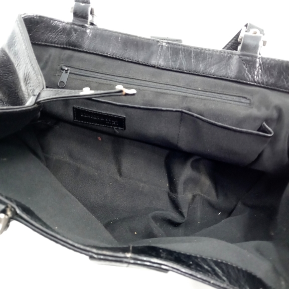 Kenneth Cole Shoulder Bag Black Leather Buckle - Picture 10 of 16